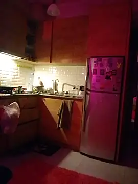 Snapshot of Lovely_milk chatting on 12.18.24 Lovely milk online show from 12.18.24