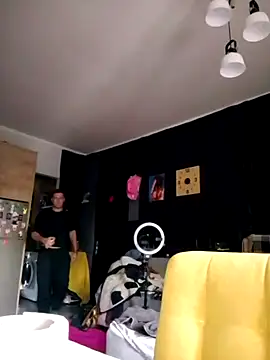 Snapshot of Lovely_milk chatting on 12.22.24 Lovely milk online show from 12.22.24