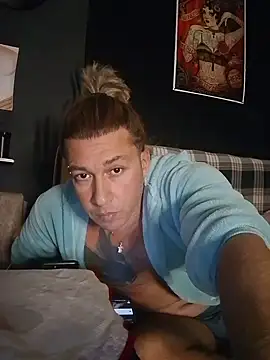 Snapshot of Lovely_milk chatting on 01.01.25 Lovely milk online show from 01.01.25