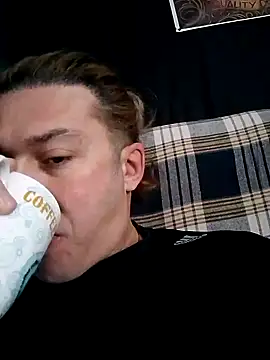 Snapshot of Lovely_milk chatting on 01.17.25 Lovely milk online show from 01.17.25