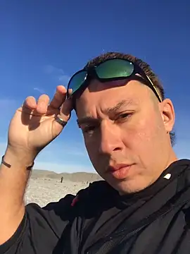 Snapshot of Lovely_milk chatting on 01.22.25 Lovely milk online show from 01.22.25