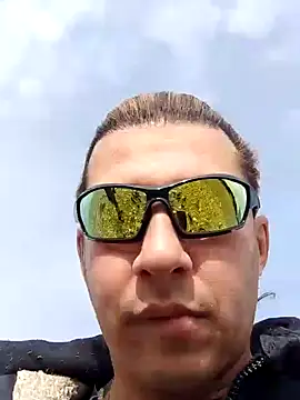 Snapshot of Lovely_milk chatting on 01.24.25 Lovely milk online show from 01.24.25