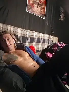 Snapshot of Lovely_milk chatting on 03.05.25 Lovely milk online show from 03.05.25