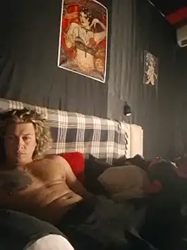 Snapshot of Lovely_milk chatting on 03.10.25 Lovely milk online show from 03.10.25