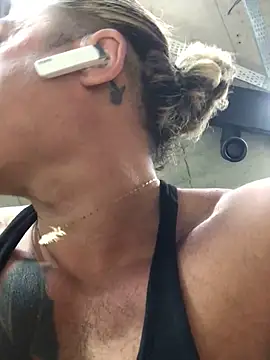 Snapshot of Lovely_milk chatting on 03.12.25 Lovely milk online show from 03.12.25