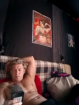 Snapshot of Lovely_milk chatting on 03.15.25 Lovely milk online show from 03.15.25