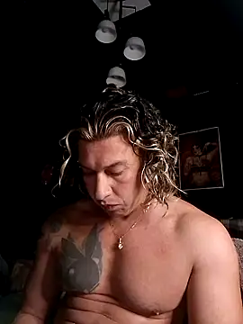 Snapshot of Lovely_milk chatting on 03.15.25 Lovely milk online show from 03.15.25