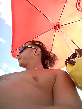 Snapshot of Lovely_milk chatting on 09.16.25 Lovely milk online show from 09.16.25