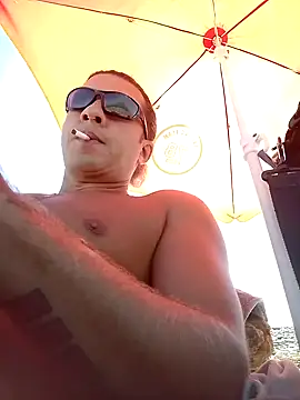 Snapshot of Lovely_milk chatting on 09.23.25 Lovely milk online show from 09.23.25