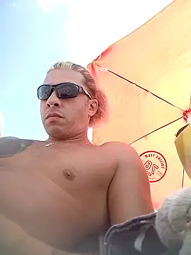 Snapshot of Lovely_milk chatting on 10.16.25 Lovely milk online show from 10.16.25