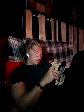 Snapshot of Lovely_milk chatting on 10.20.25 Lovely milk online show from 10.20.25