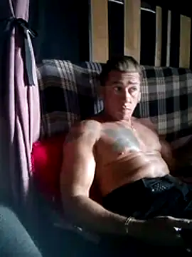 Snapshot of Lovely_milk chatting on 10.29.25 Lovely milk online show from 10.29.25