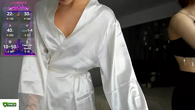 Snapshot of mitimisimi chatting on 12.21.24 mitimisimi online show from 12.21.24