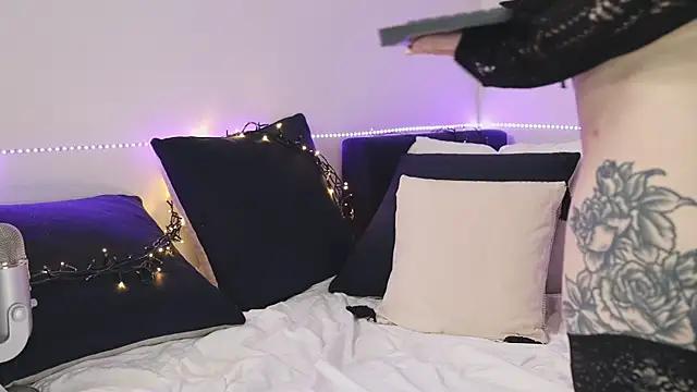 LikaBerry1 online show from 01.13.25