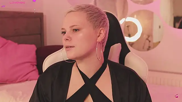 Snapshot of LikaBerry1 chatting on 02.19.26 LikaBerry1 online show from 02.19.26