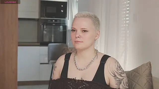 LikaBerry1 online show from 04.19.26