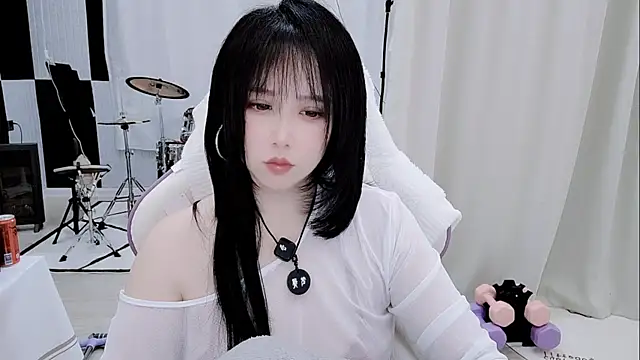 Snapshot of Vaness-a chatting on 04.20.26 Vaness-a online show from 04.20.26