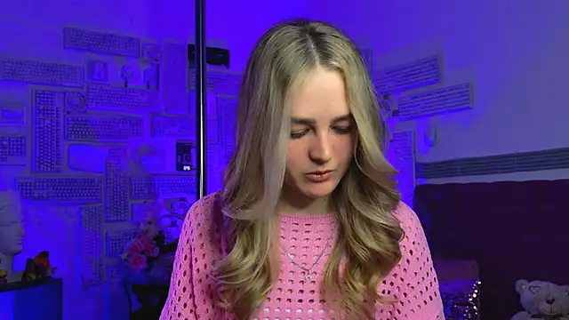 DeboraLarson online show from 03.13.25