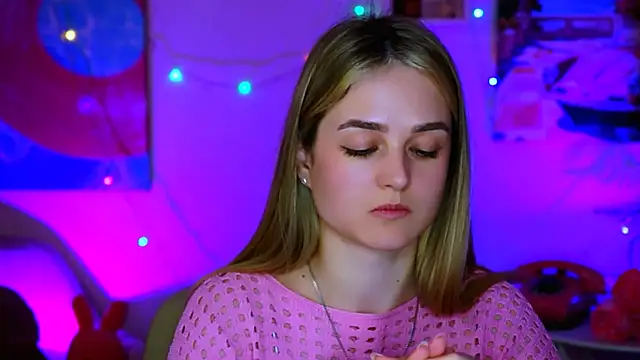 DeboraLarson online show from 03.21.25