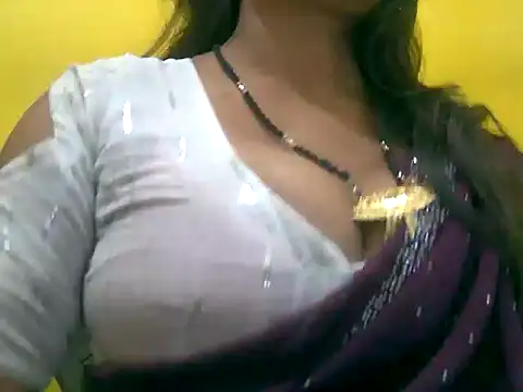 Snapshot of LOVE-SUSHILA chatting on 02.20.25 LOVE-SUSHILA online show from 02.20.25