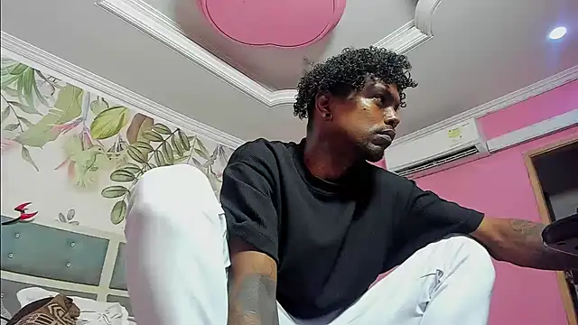 Snapshot of bigblackhotx1 chatting on 01.19.26 bigblackhotx1 online show from 01.19.26