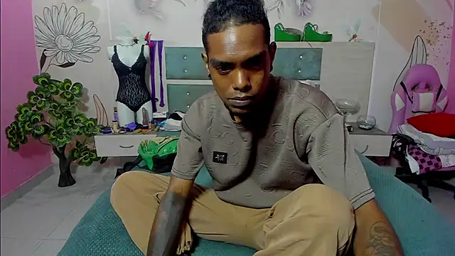 Snapshot of bigblackhotx1 chatting on 02.05.26 bigblackhotx1 online show from 02.05.26