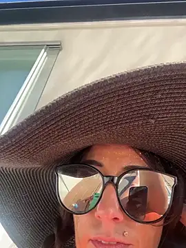 Snapshot of loveattack chatting on 02.03.25 loveattack online show from 02.03.25