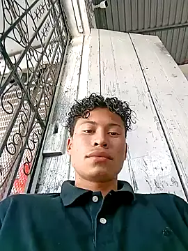 Snapshot of kgmc2 chatting on 12.17.24 kgmc2 online show from 12.17.24