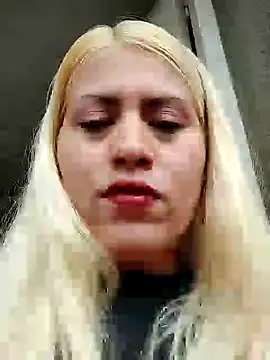 Mia queenOfBlowjob online show from 12.05.24