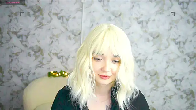 Snapshot of Ashley_S chatting on 06.10.26 Ashley S online show from 06.10.26