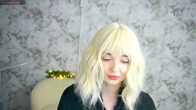 Snapshot of Ashley_S chatting on 06.18.26 Ashley S online show from 06.18.26