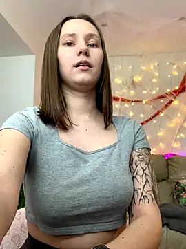 HotCaramellsTV online show from 10.26.25