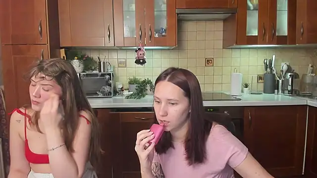 HotCaramellsTV online show from 05.07.26
