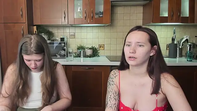 HotCaramellsTV online show from 06.08.26