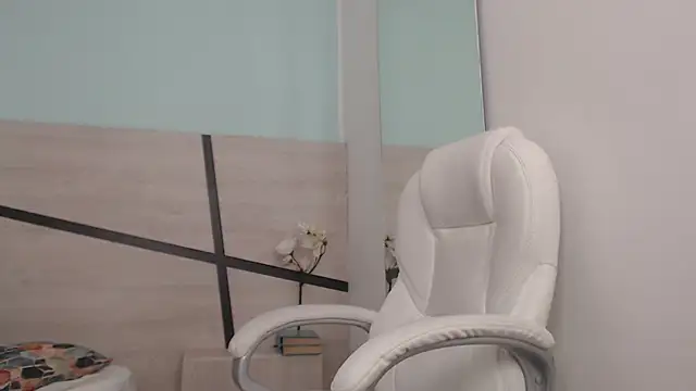 sussy leon online show from 01.18.25