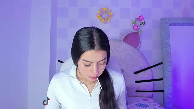 nattaly adams online show from 10.01.25