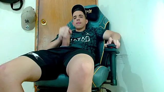 Danyer33 online show from 02.20.26