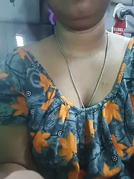 Snapshot of Pari-new chatting on 06.28.26 Pari-new online show from 06.28.26