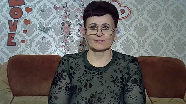 Snapshot of PaulaGolden chatting on 04.21.26 PaulaGolden online show from 04.21.26