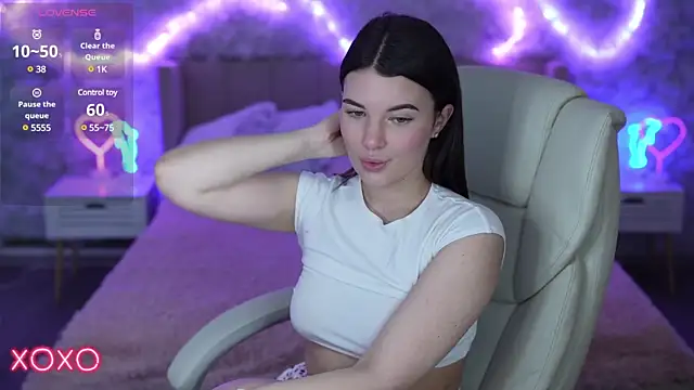 YourLolaBunny online show from 03.22.25