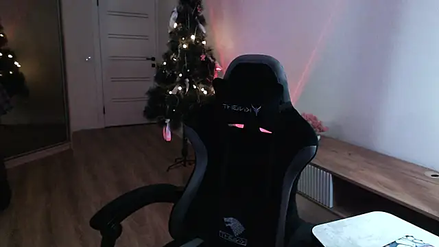 Snapshot of Princess_Shy___ chatting on 02.09.25 Princess Shy    online show from 02.09.25