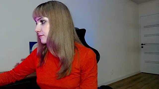 Snapshot of Princess_Shy___ chatting on 03.22.25 Princess Shy    online show from 03.22.25