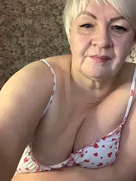 Laura Millf online show from 03.09.25