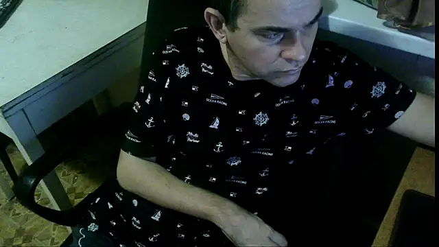 Snapshot of AlDON59 chatting on 01.10.25 AlDON59 online show from 01.10.25