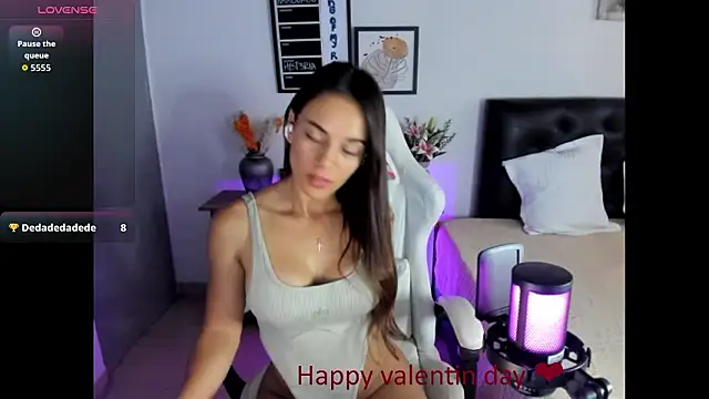 Snapshot of Sara_lopez_28 chatting on 02.15.26 Sara lopez 28 online show from 02.15.26