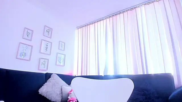 Valentina Se online show from 12.15.24