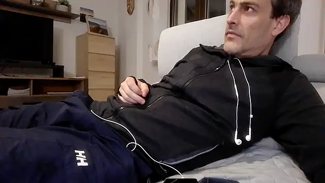 Snapshot of basquehotboy chatting on 05.10.26 basquehotboy online show from 05.10.26