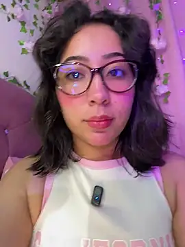 Snapshot of anni_ross chatting on 07.14.26 anni ross online show from 07.14.26