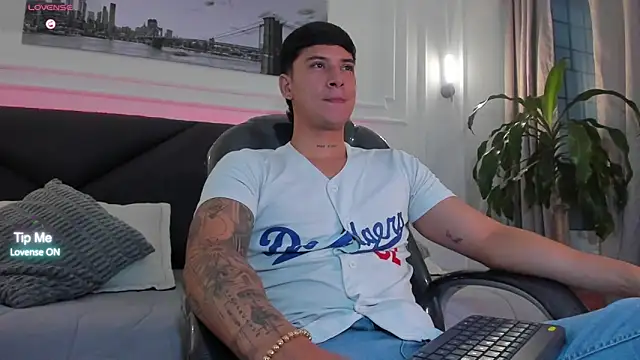 Damian23   online show from 04.08.26