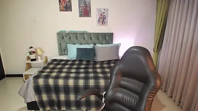 Kat cute  online show from 12.31.24